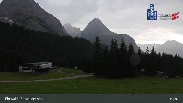 Archiv Foto Webcam Sicht auf das Kinderland an der Ehrwalder Alm