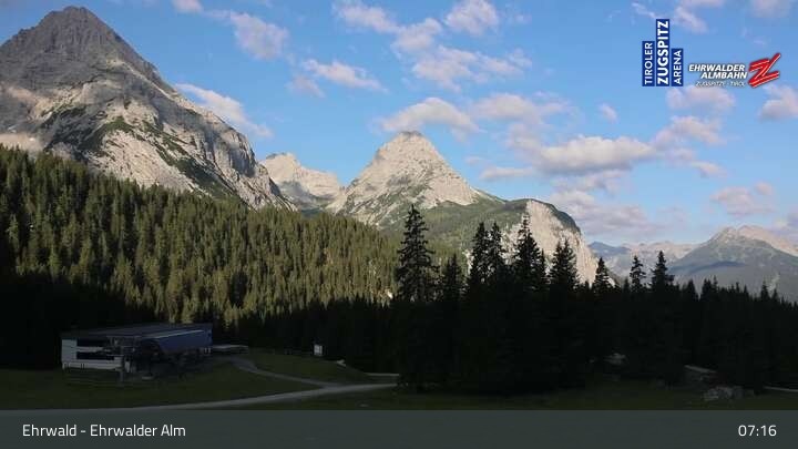 Archiv Foto Webcam Sicht auf das Kinderland an der Ehrwalder Alm
