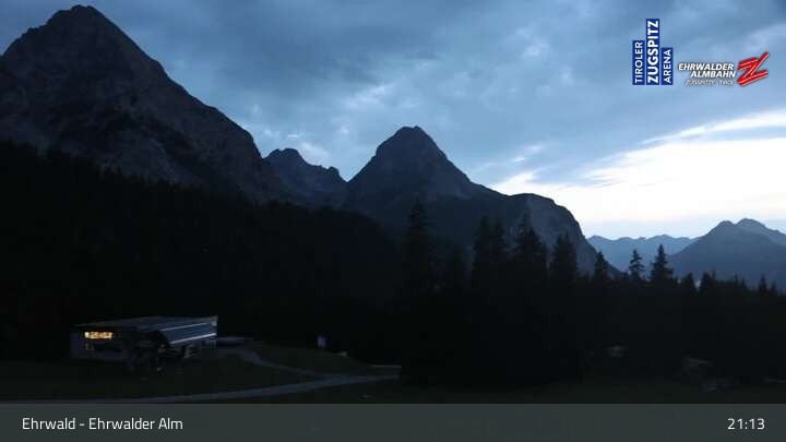 Archiv Foto Webcam Sicht auf das Kinderland an der Ehrwalder Alm