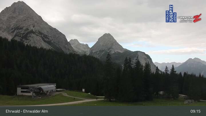 Archiv Foto Webcam Sicht auf das Kinderland an der Ehrwalder Alm
