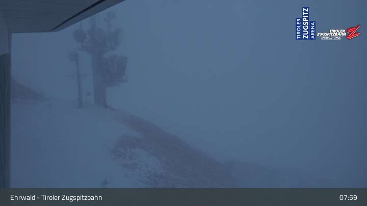 Archived image Webcam Tiroler Zugspitzbahn Top Station