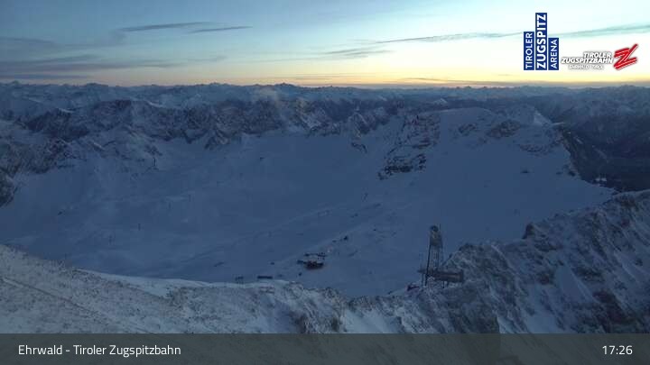 Archived image Webcam Tiroler Zugspitzbahn Top Station