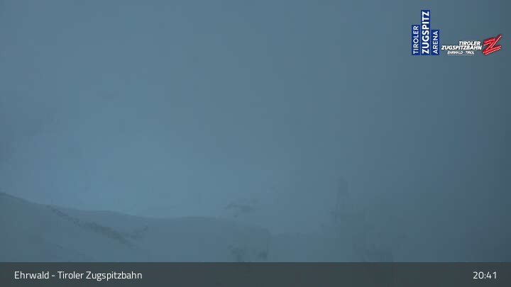 Archived image Webcam Tiroler Zugspitzbahn Top Station