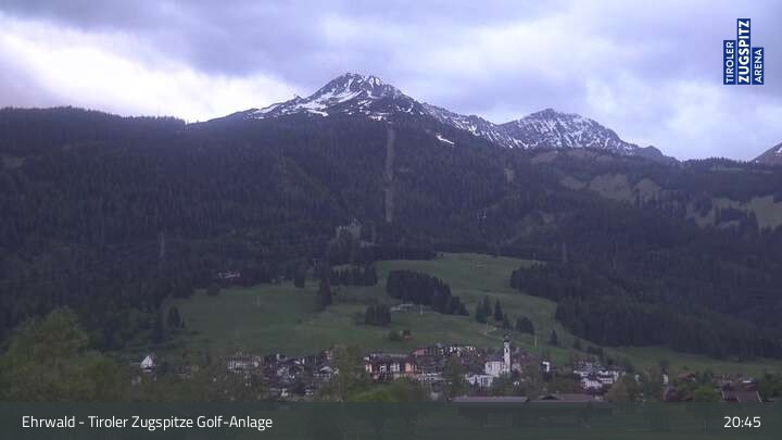 Archived image Webcam Golf Course in Ehrwald