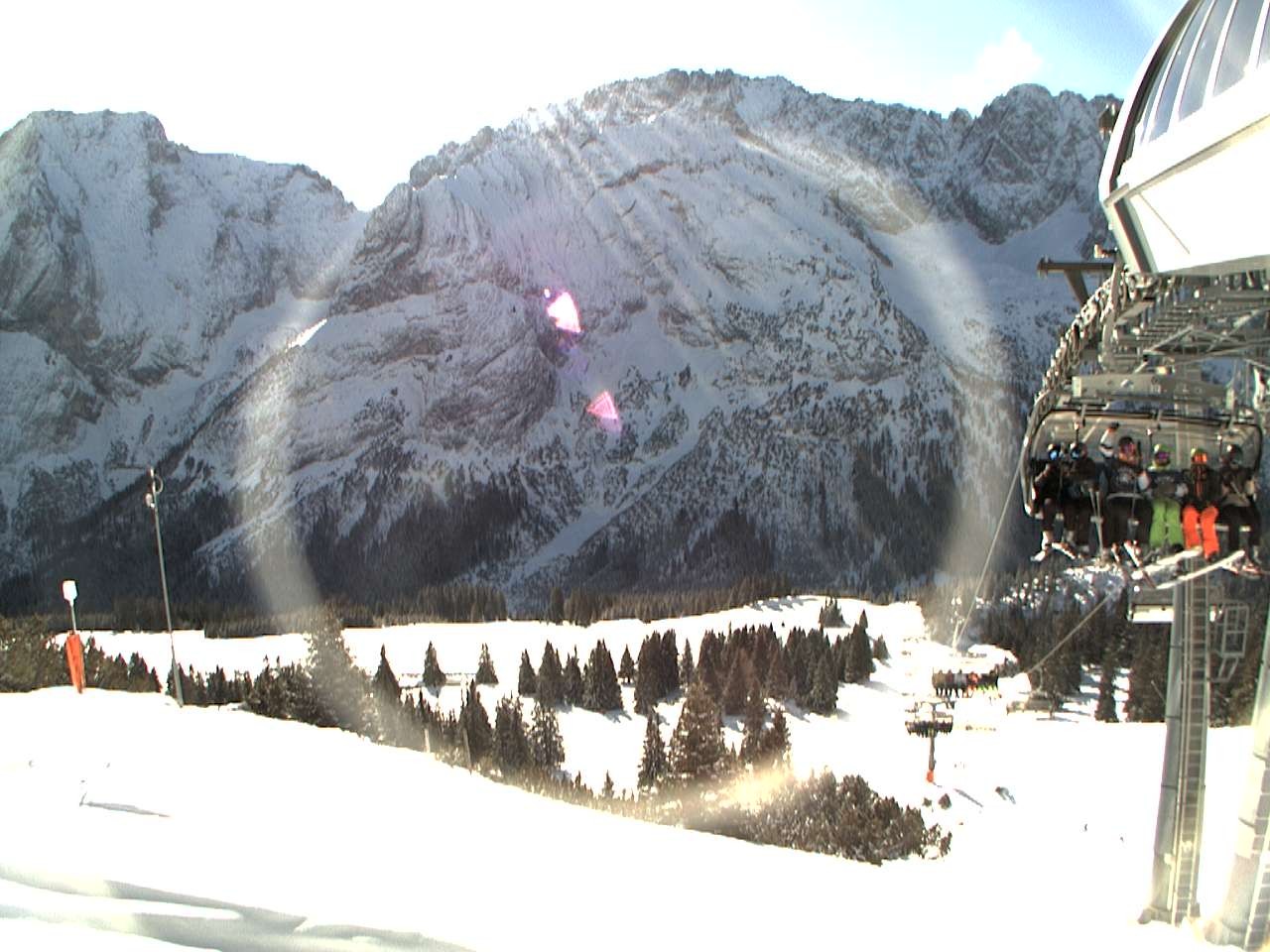 Archived image Webcam mountain station chairlift "Gaistal", "Ehrwalder Alm"