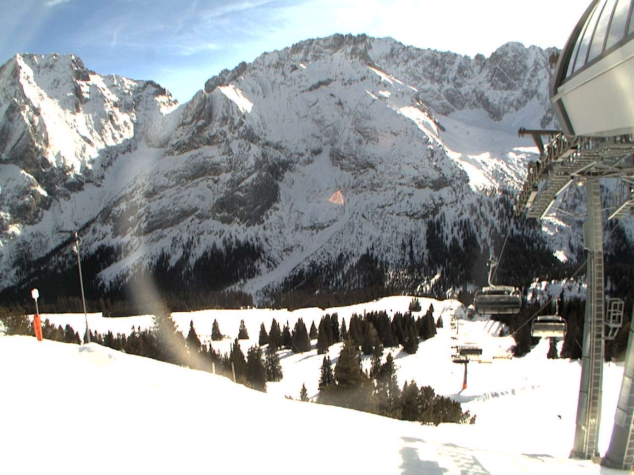 Archived image Webcam mountain station chairlift "Gaistal", "Ehrwalder Alm"