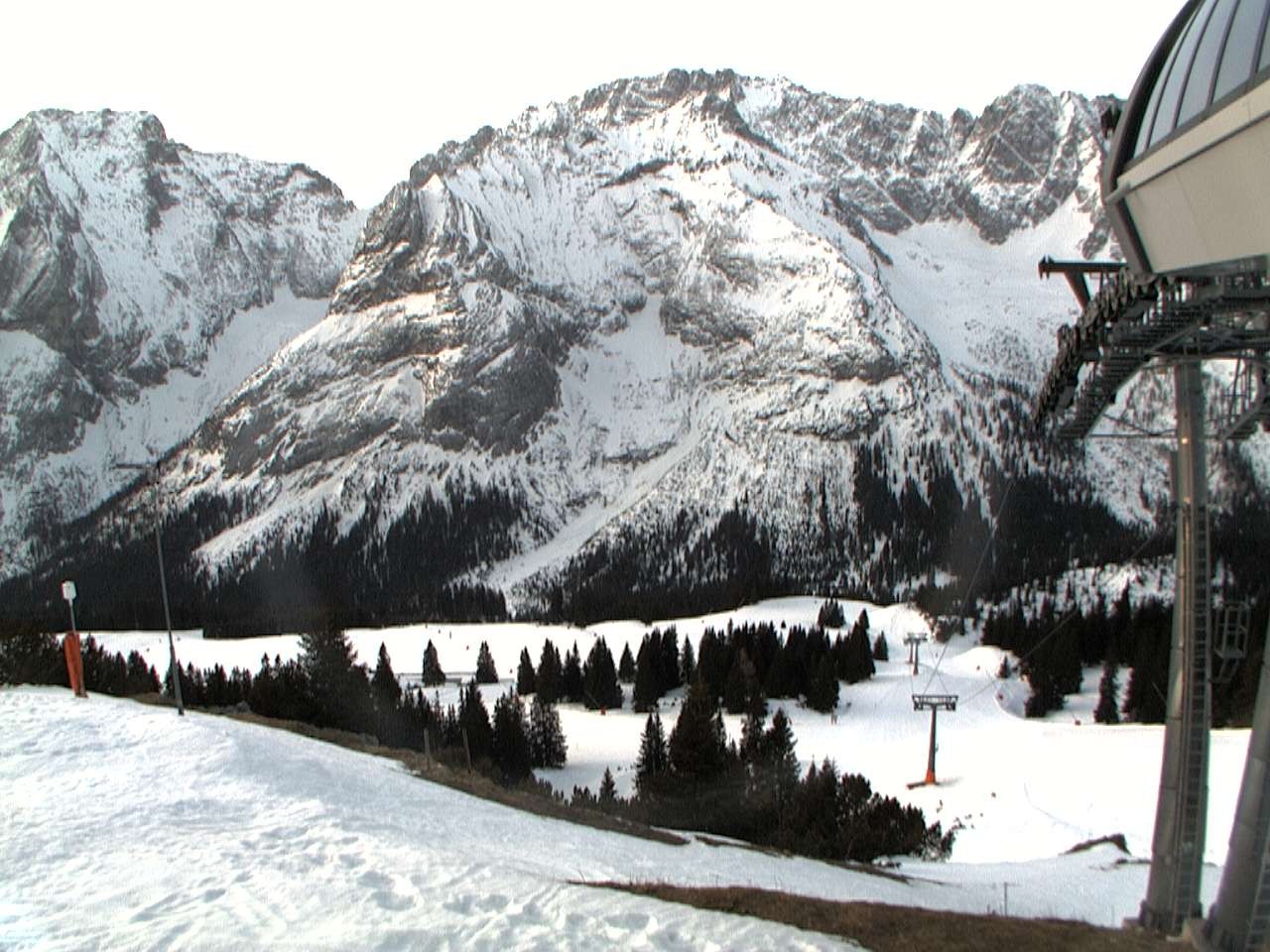 Archived image Webcam mountain station chairlift "Gaistal", "Ehrwalder Alm"