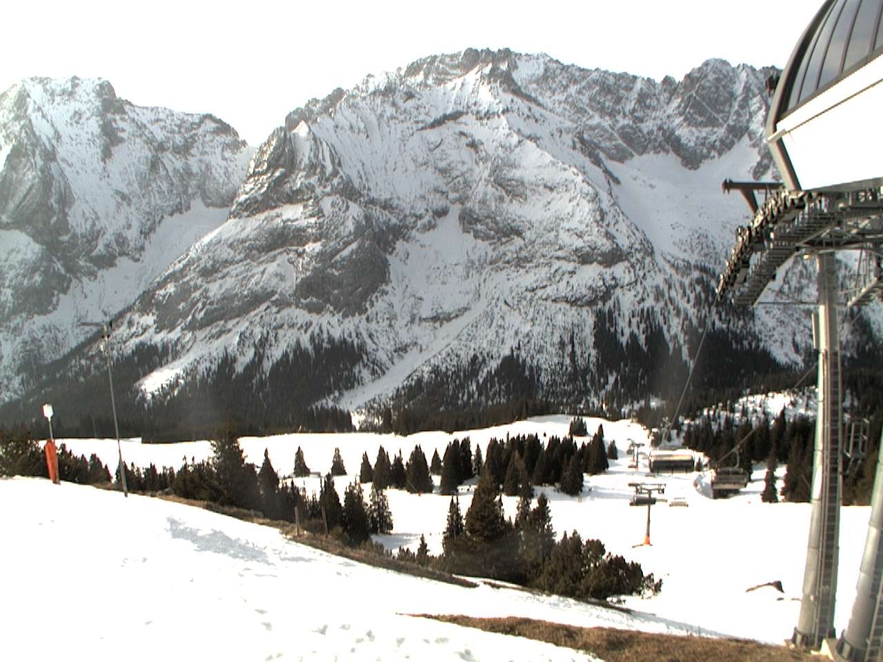 Archived image Webcam mountain station chairlift "Gaistal", "Ehrwalder Alm"