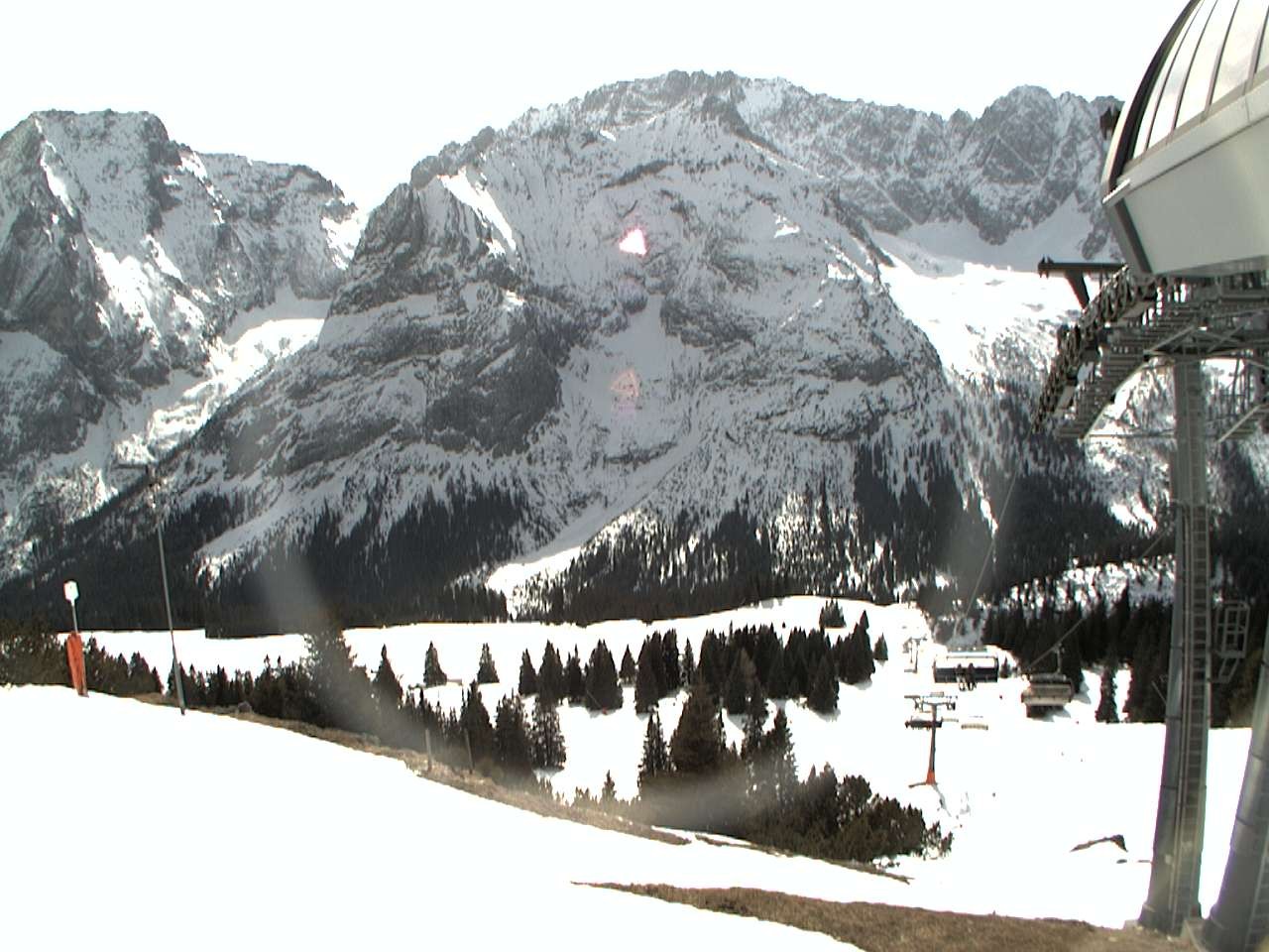 Archived image Webcam mountain station chairlift "Gaistal", "Ehrwalder Alm"