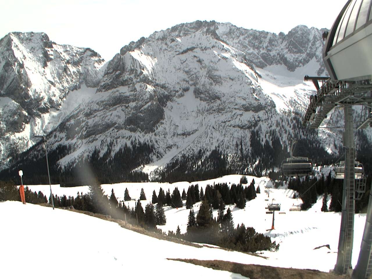 Archived image Webcam mountain station chairlift "Gaistal", "Ehrwalder Alm"