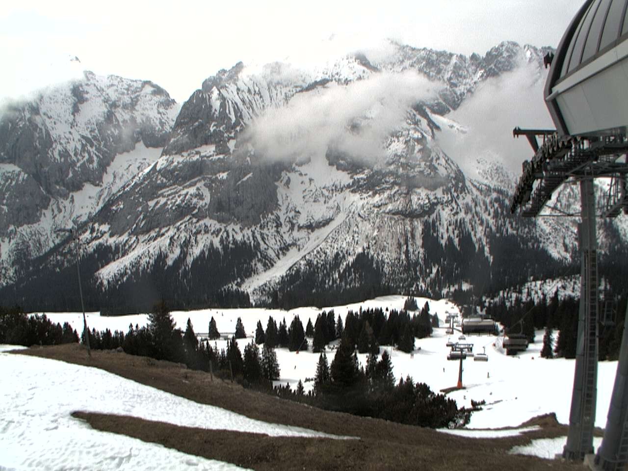 Archived image Webcam mountain station chairlift "Gaistal", "Ehrwalder Alm"