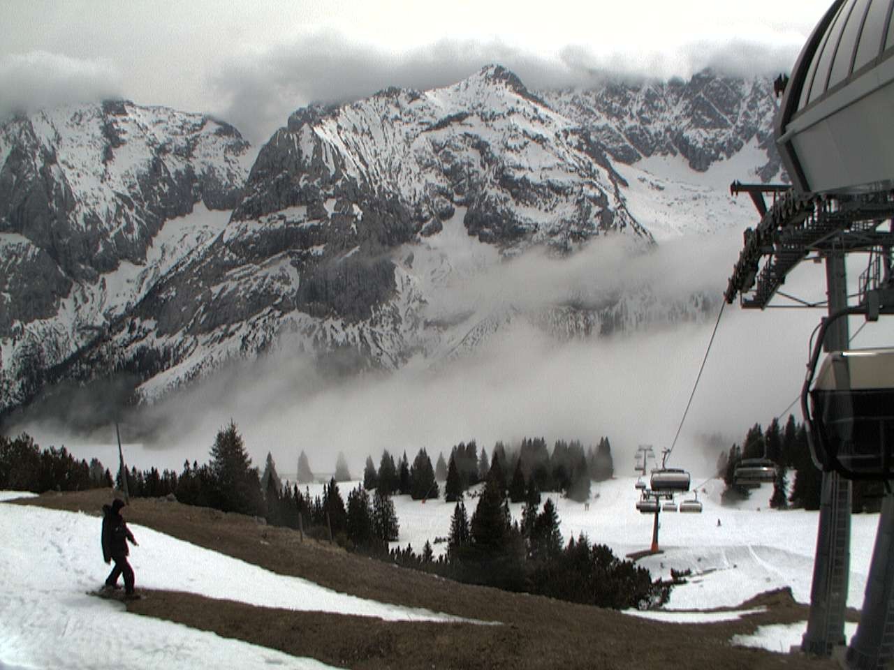 Archived image Webcam mountain station chairlift "Gaistal", "Ehrwalder Alm"
