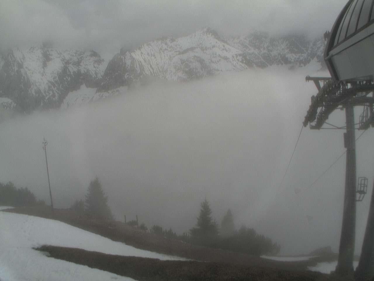Archived image Webcam mountain station chairlift "Gaistal", "Ehrwalder Alm"