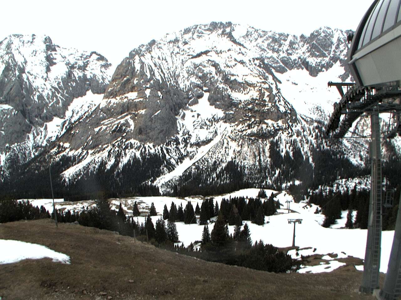 Archived image Webcam mountain station chairlift "Gaistal", "Ehrwalder Alm"