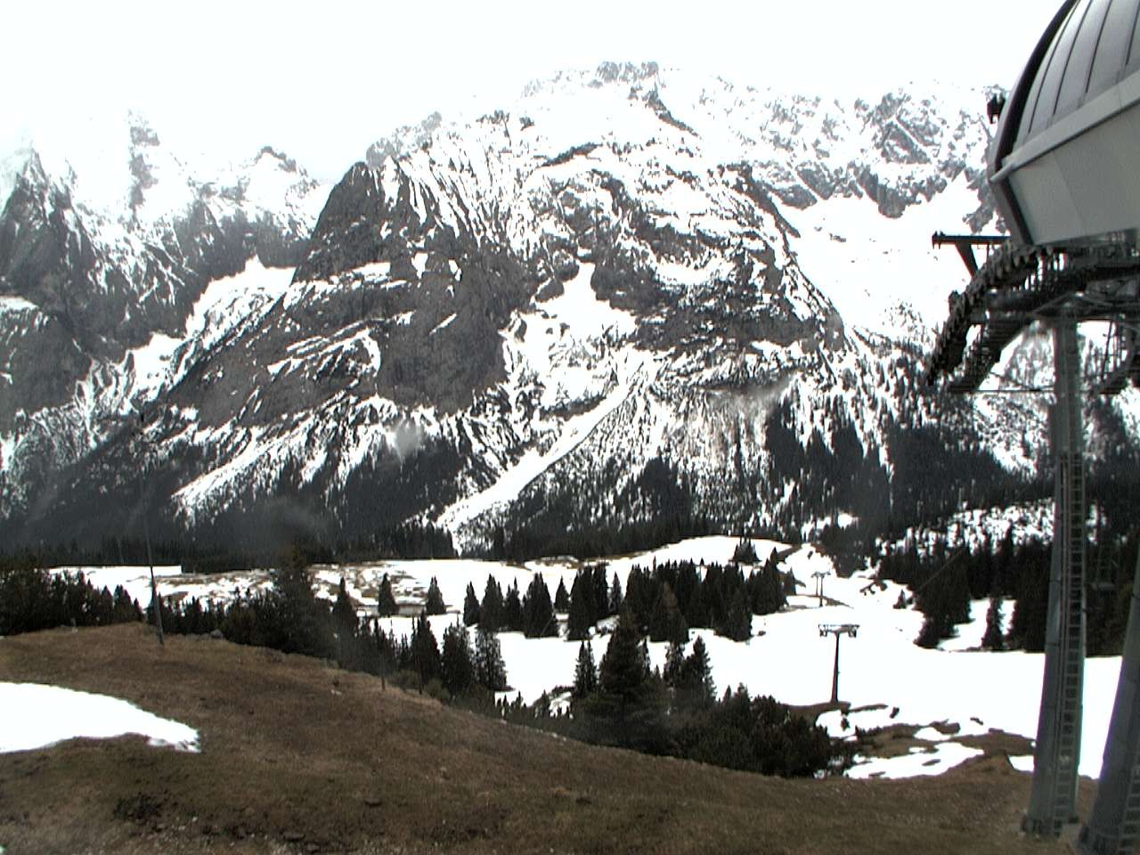 Archived image Webcam mountain station chairlift "Gaistal", "Ehrwalder Alm"