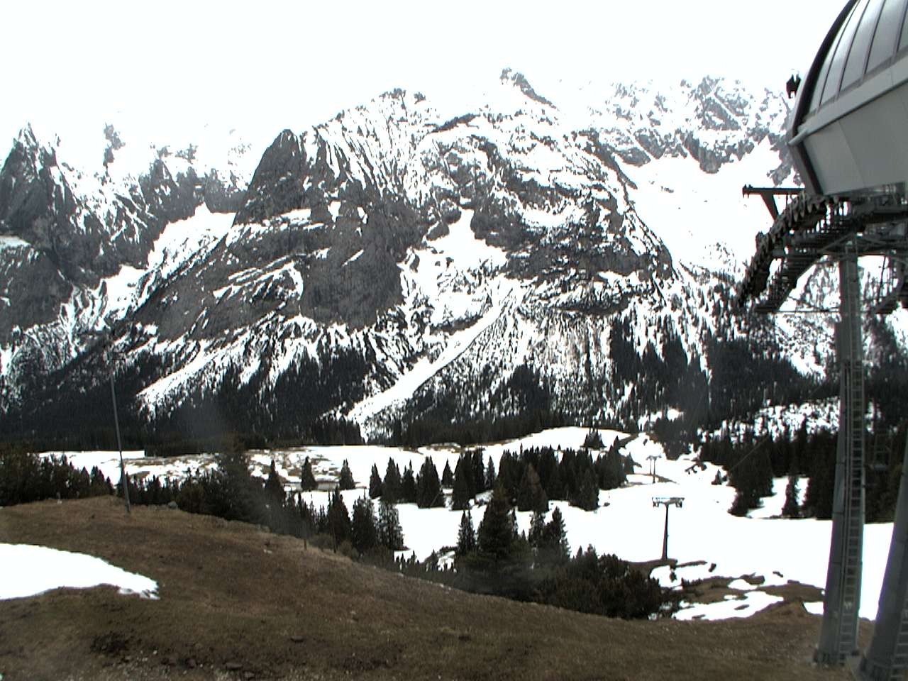 Archived image Webcam mountain station chairlift "Gaistal", "Ehrwalder Alm"