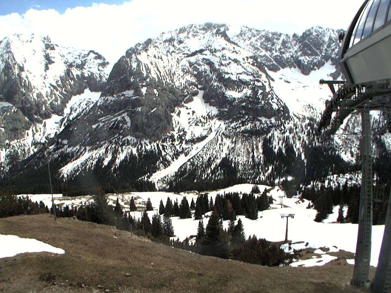 Archived image Webcam mountain station chairlift "Gaistal", "Ehrwalder Alm"