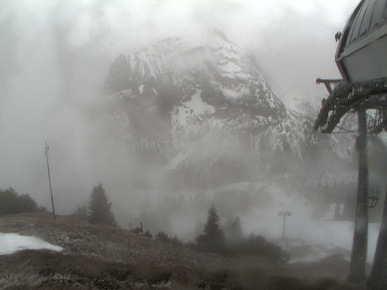 Archived image Webcam mountain station chairlift "Gaistal", "Ehrwalder Alm"