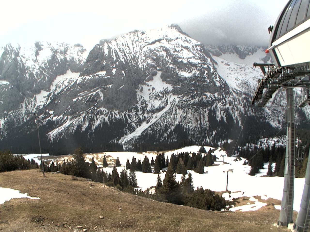 Archived image Webcam mountain station chairlift "Gaistal", "Ehrwalder Alm"