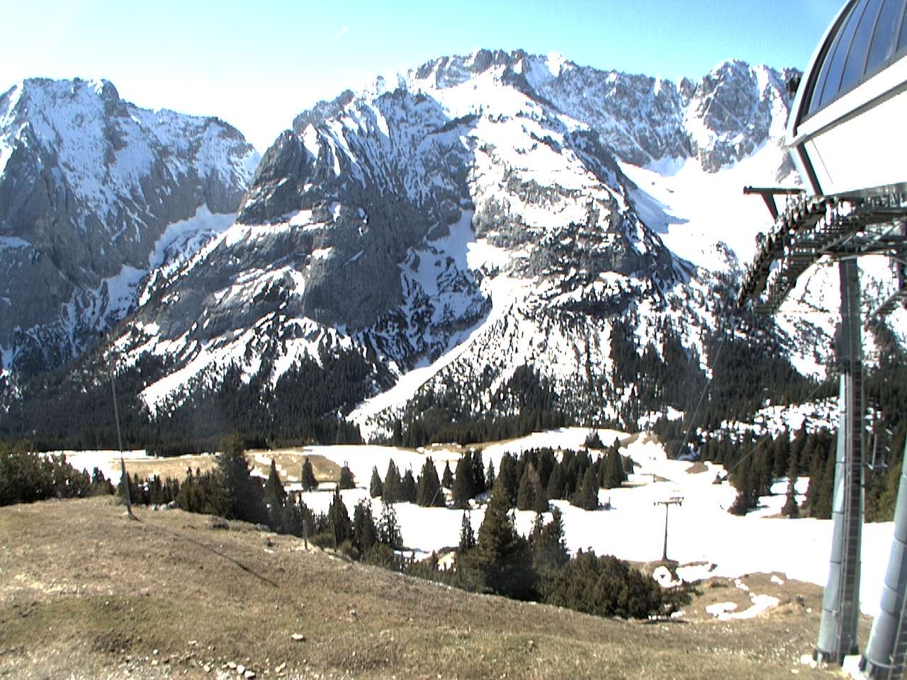Archived image Webcam mountain station chairlift "Gaistal", "Ehrwalder Alm"