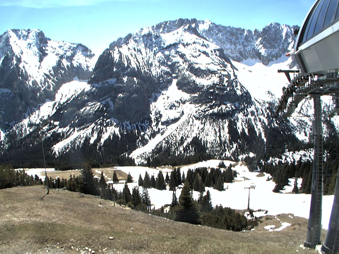Archived image Webcam mountain station chairlift "Gaistal", "Ehrwalder Alm"