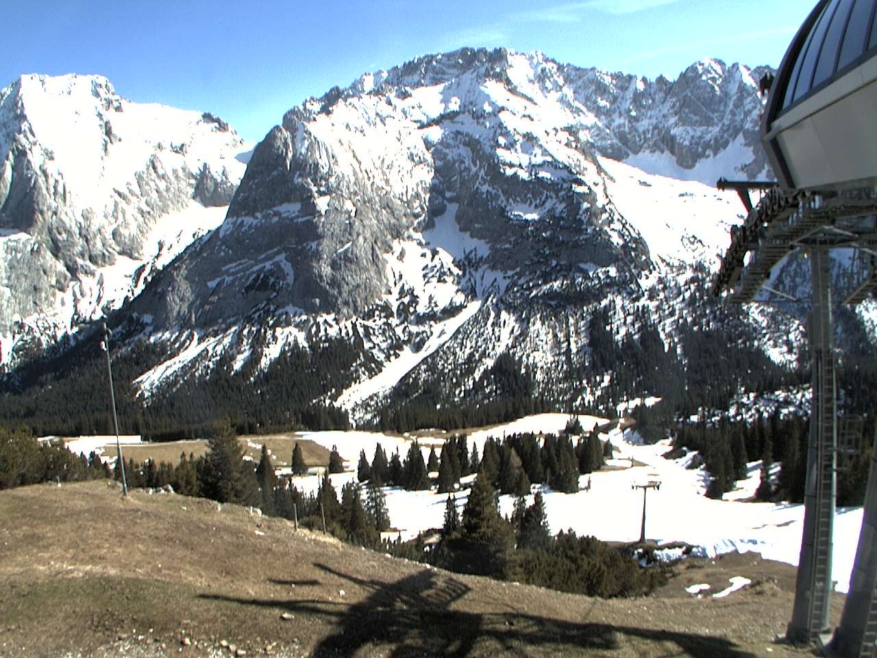 Archived image Webcam mountain station chairlift "Gaistal", "Ehrwalder Alm"