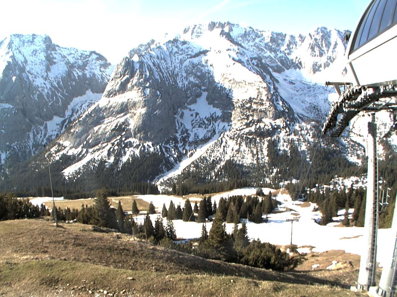 Archived image Webcam mountain station chairlift "Gaistal", "Ehrwalder Alm"