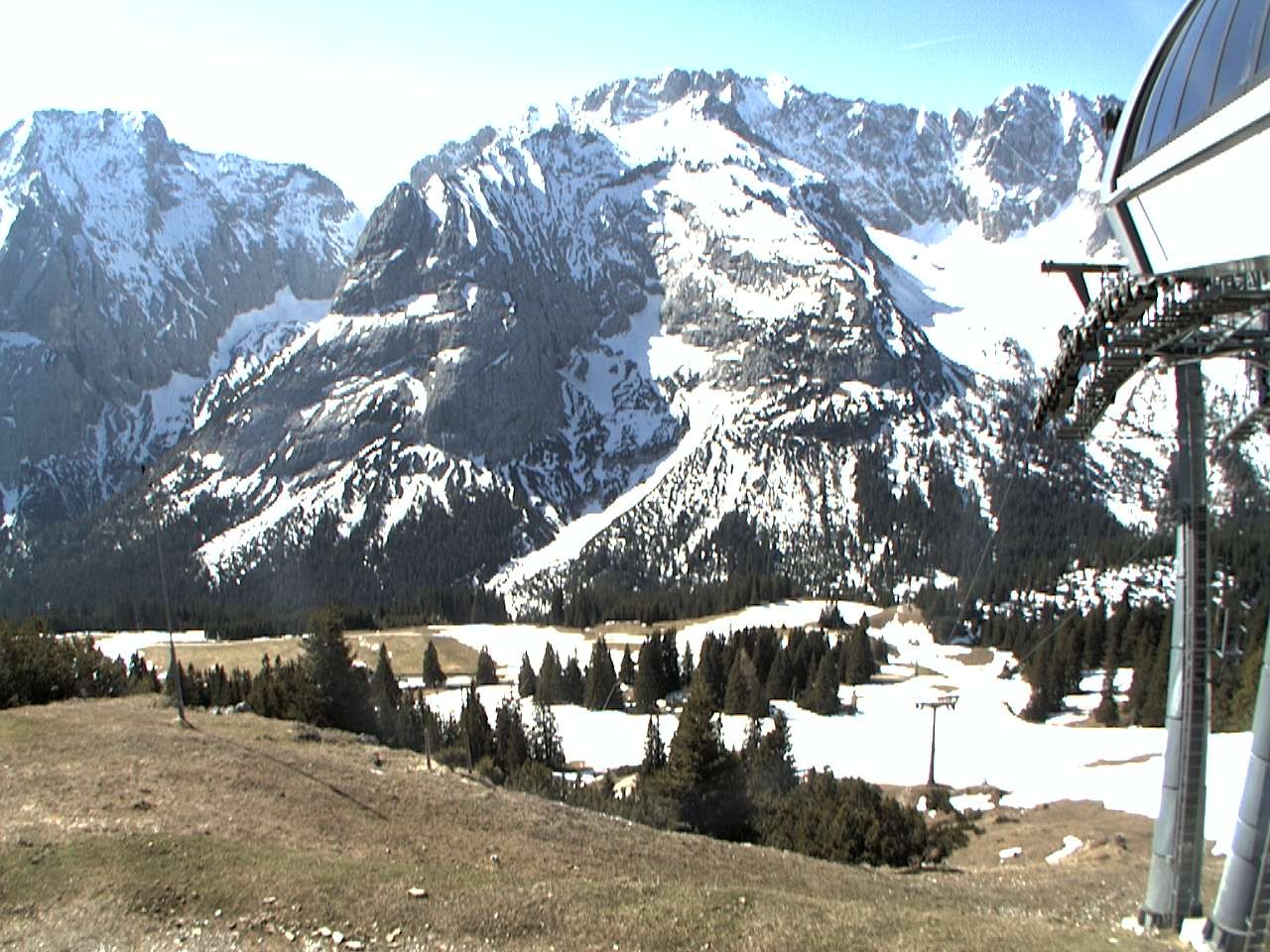 Archived image Webcam mountain station chairlift "Gaistal", "Ehrwalder Alm"
