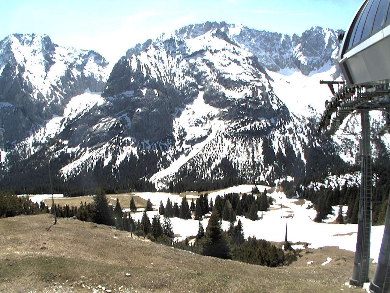 Archived image Webcam mountain station chairlift "Gaistal", "Ehrwalder Alm"