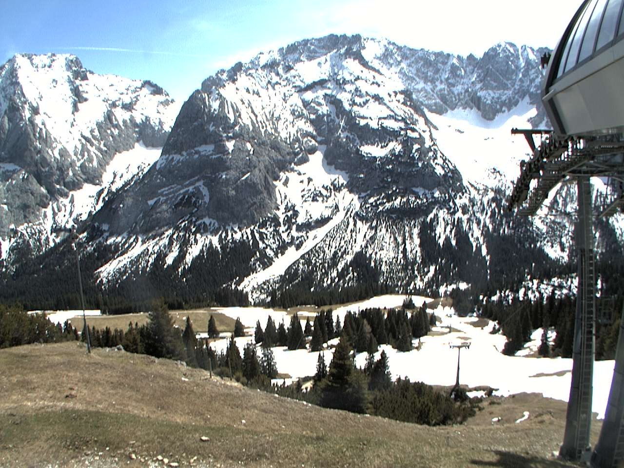 Archived image Webcam mountain station chairlift "Gaistal", "Ehrwalder Alm"
