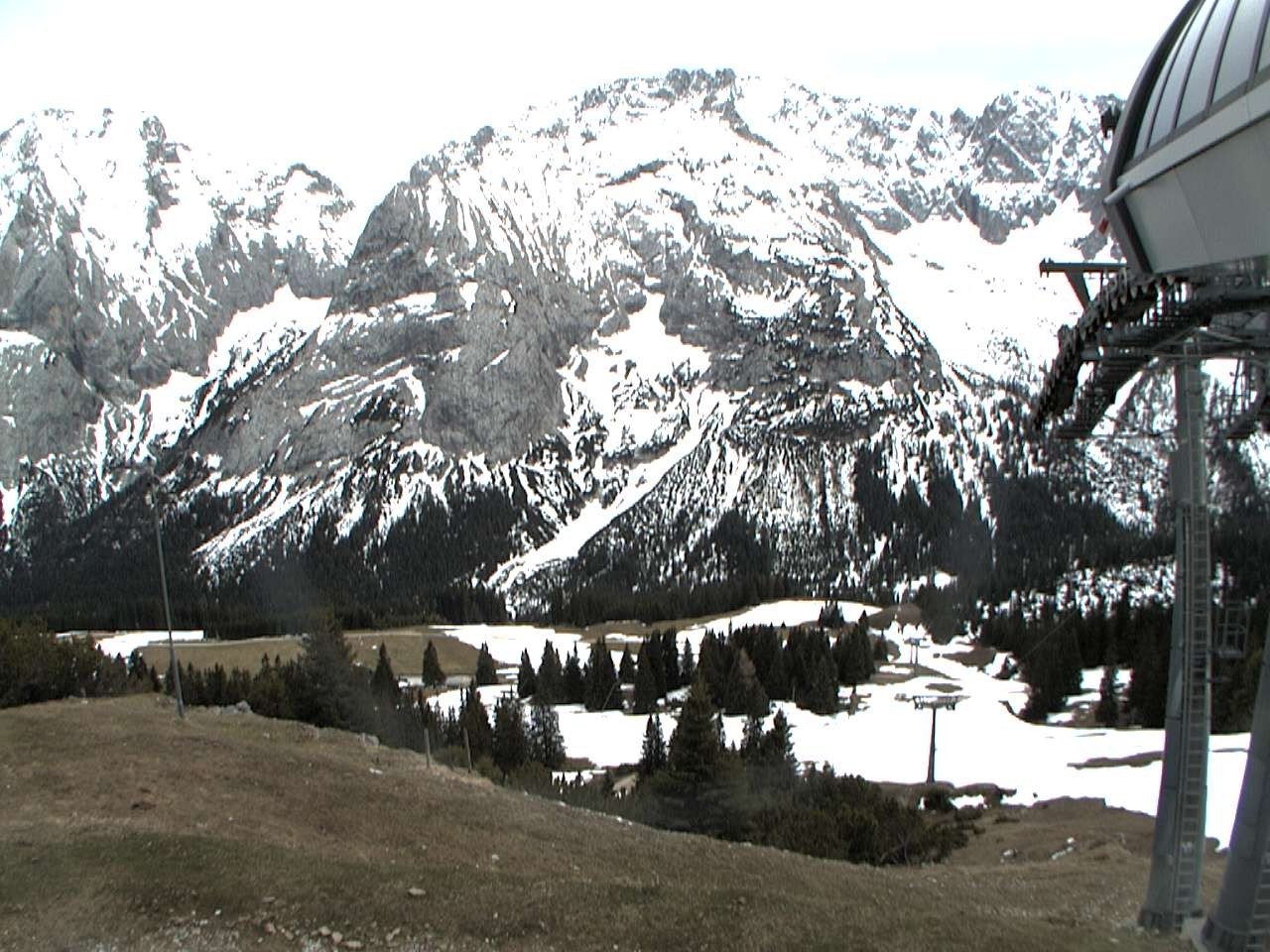 Archived image Webcam mountain station chairlift "Gaistal", "Ehrwalder Alm"