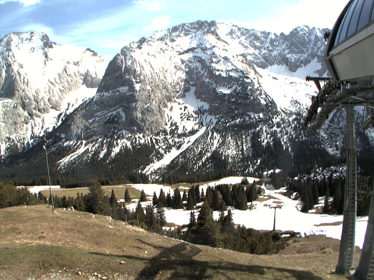 Archived image Webcam mountain station chairlift "Gaistal", "Ehrwalder Alm"