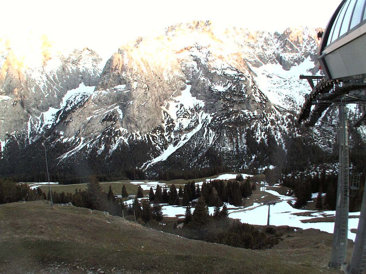 Archiv Foto Webcam Bergstation Sesselbahn Gaistal, Ehrwalder Alm