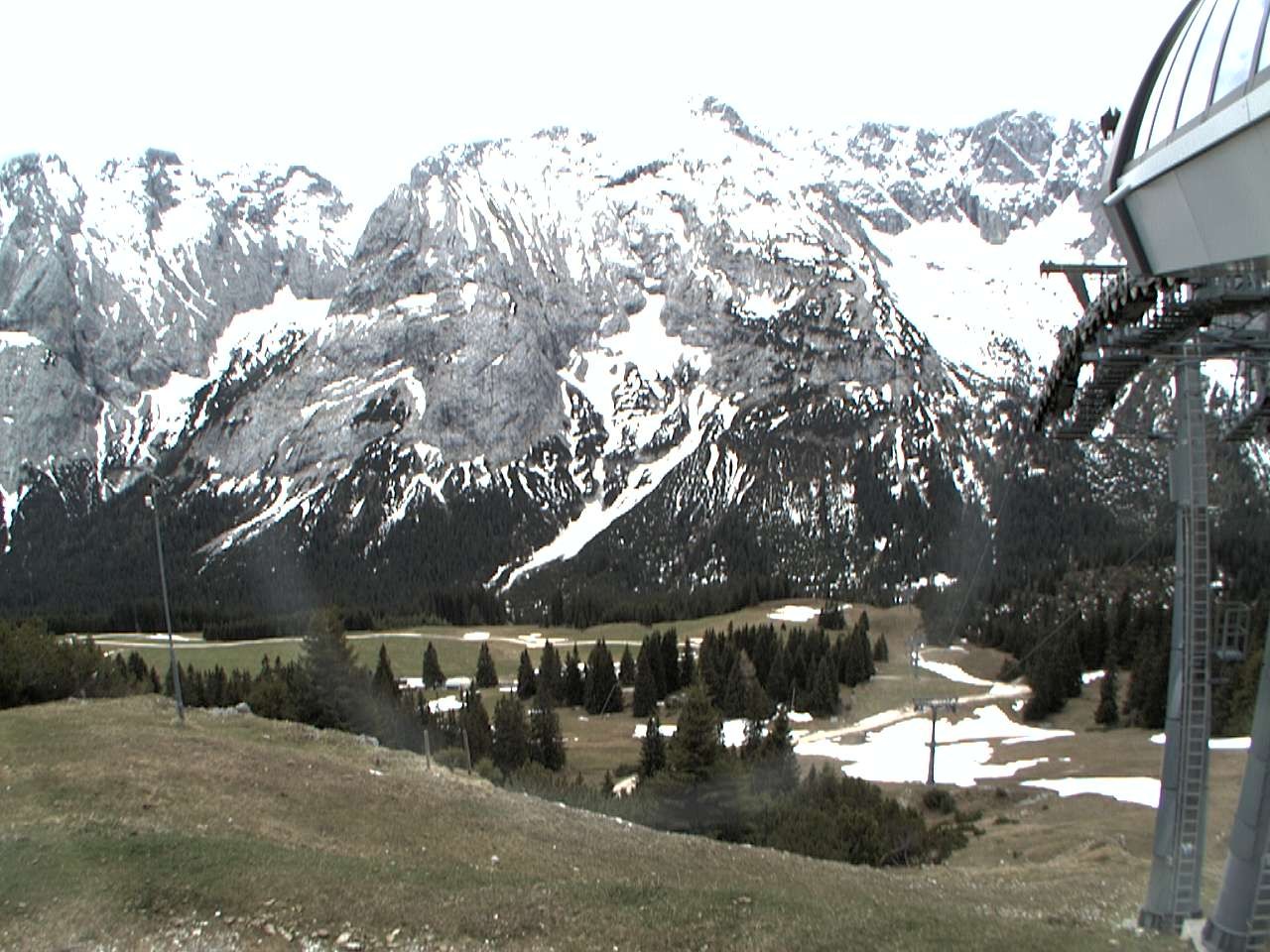 Archived image Webcam mountain station chairlift "Gaistal", "Ehrwalder Alm"
