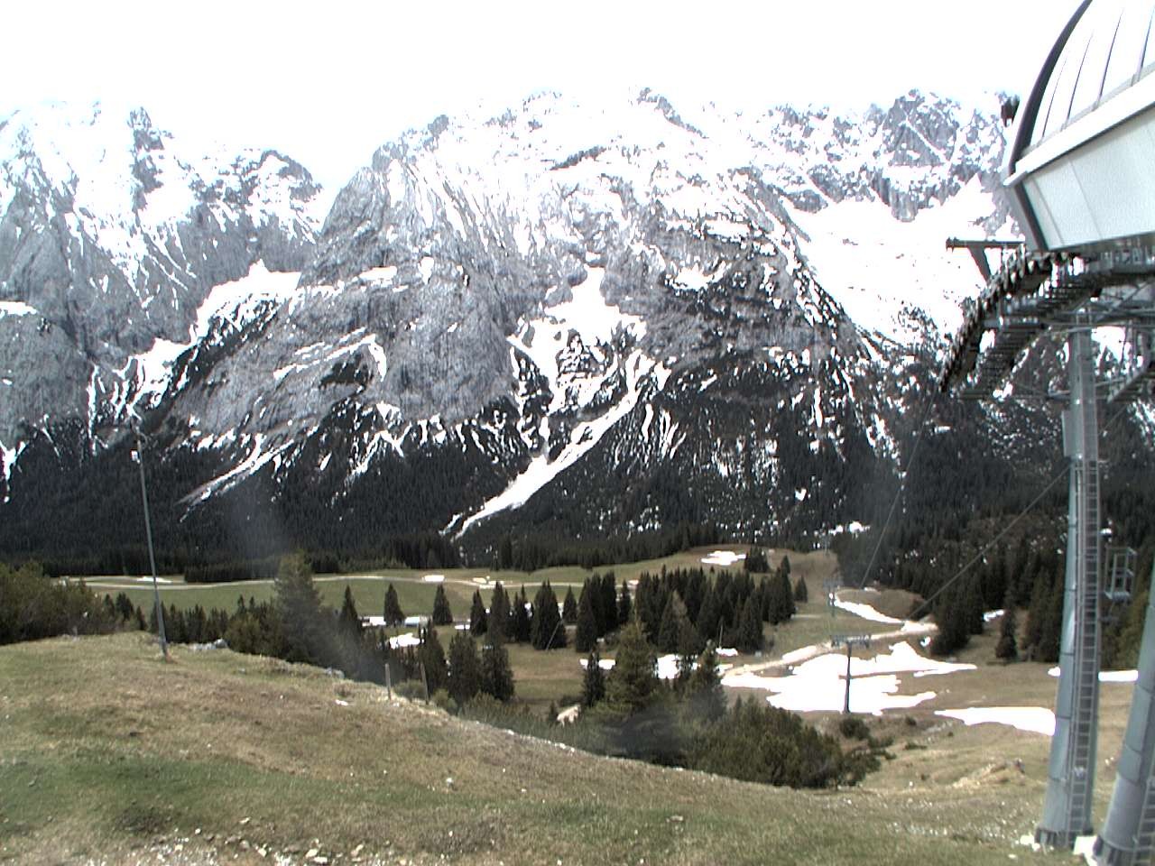 Archived image Webcam mountain station chairlift "Gaistal", "Ehrwalder Alm"