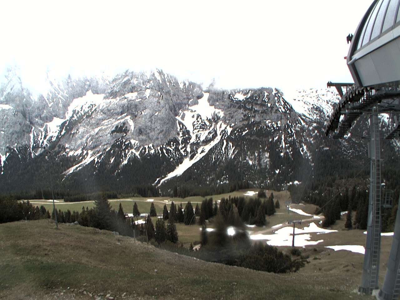 Archived image Webcam mountain station chairlift "Gaistal", "Ehrwalder Alm"