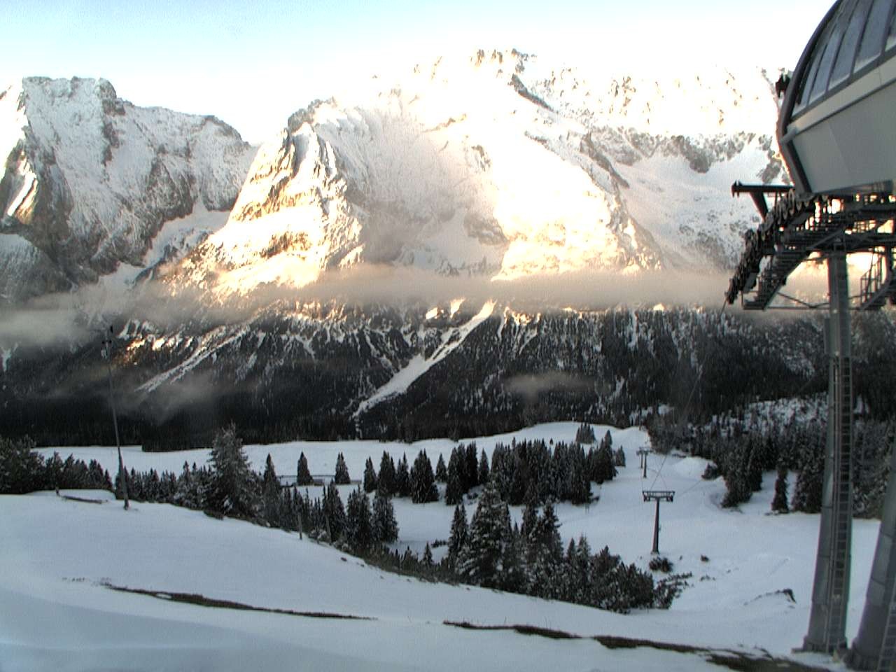 Archived image Webcam mountain station chairlift "Gaistal", "Ehrwalder Alm"