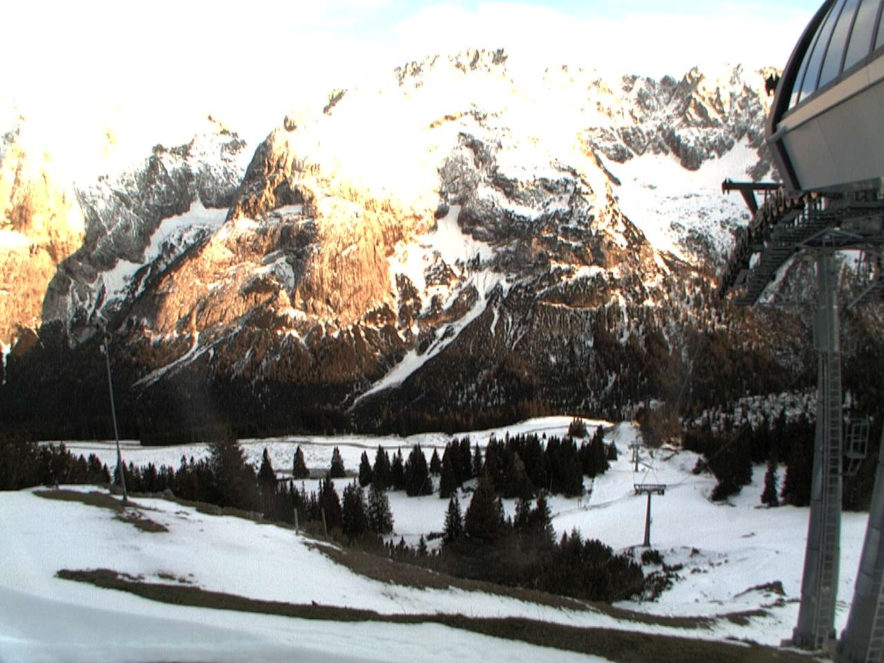 Archived image Webcam mountain station chairlift "Gaistal", "Ehrwalder Alm"