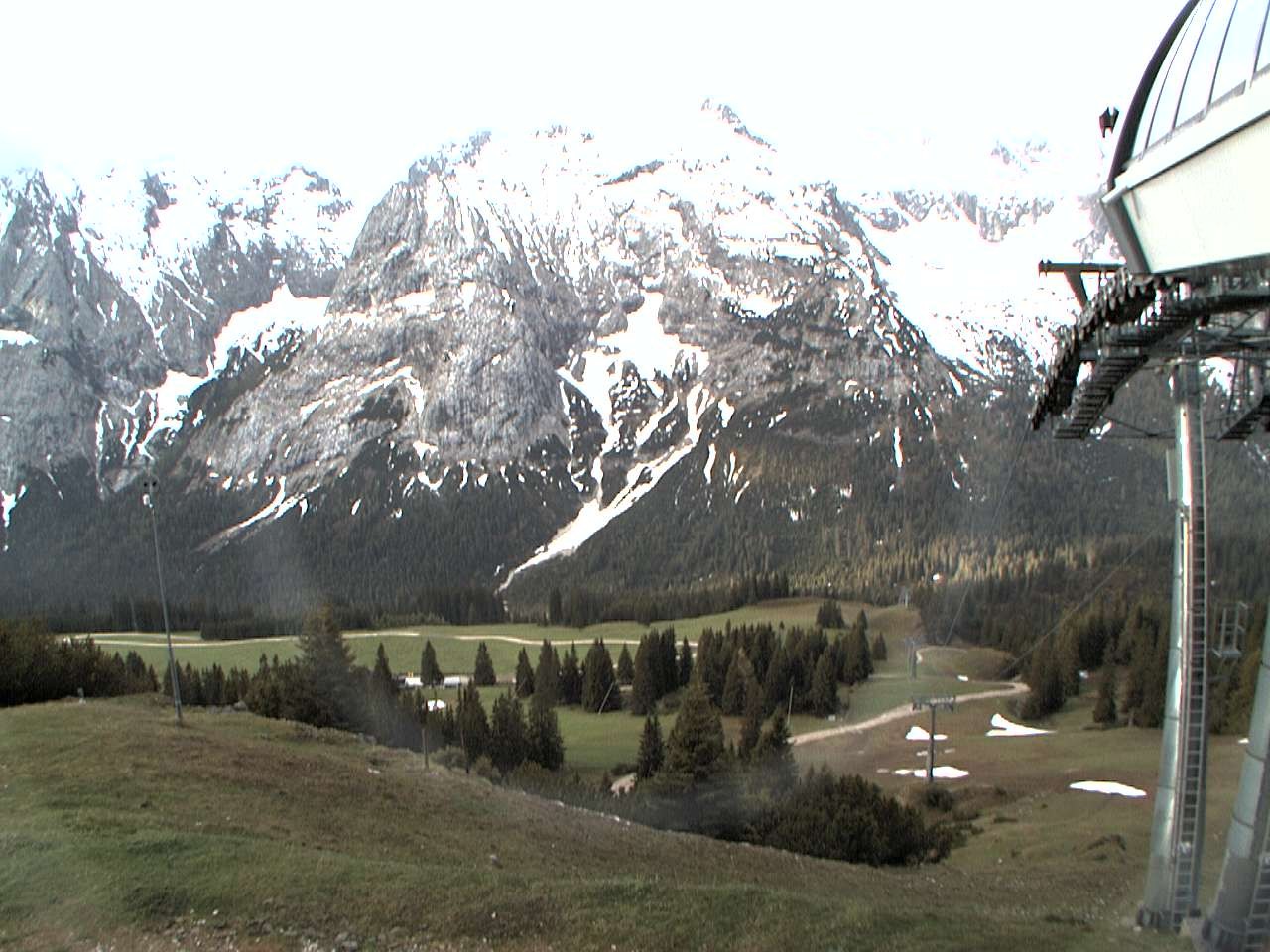 Archived image Webcam mountain station chairlift "Gaistal", "Ehrwalder Alm"