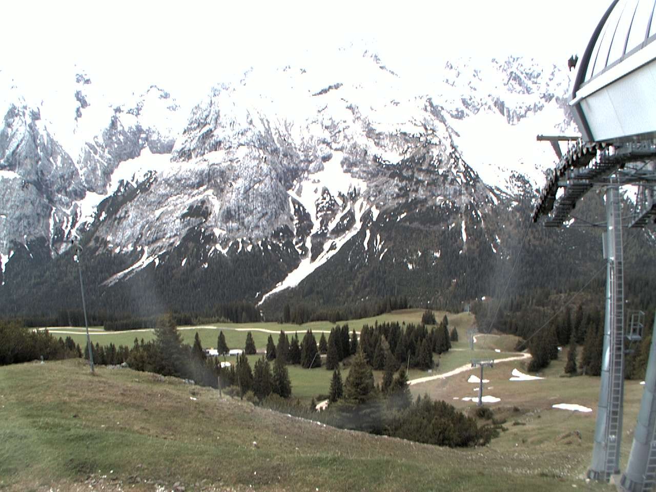 Archived image Webcam mountain station chairlift "Gaistal", "Ehrwalder Alm"