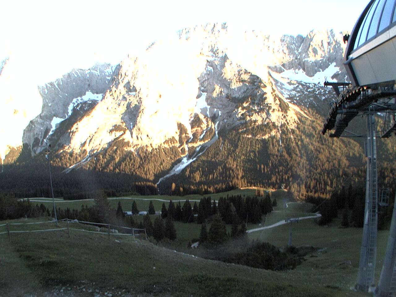 Archiv Foto Webcam Bergstation Sesselbahn Gaistal, Ehrwalder Alm