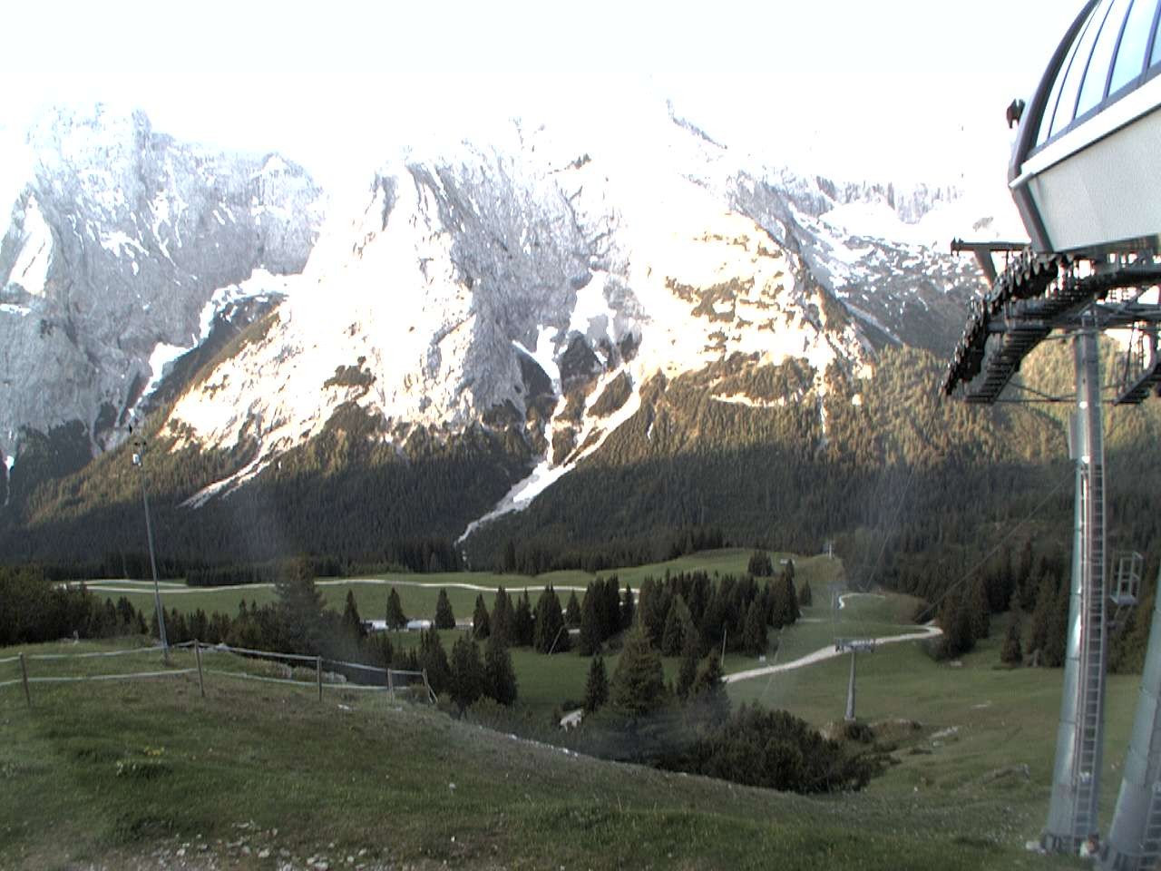 Archived image Webcam mountain station chairlift "Gaistal", "Ehrwalder Alm"