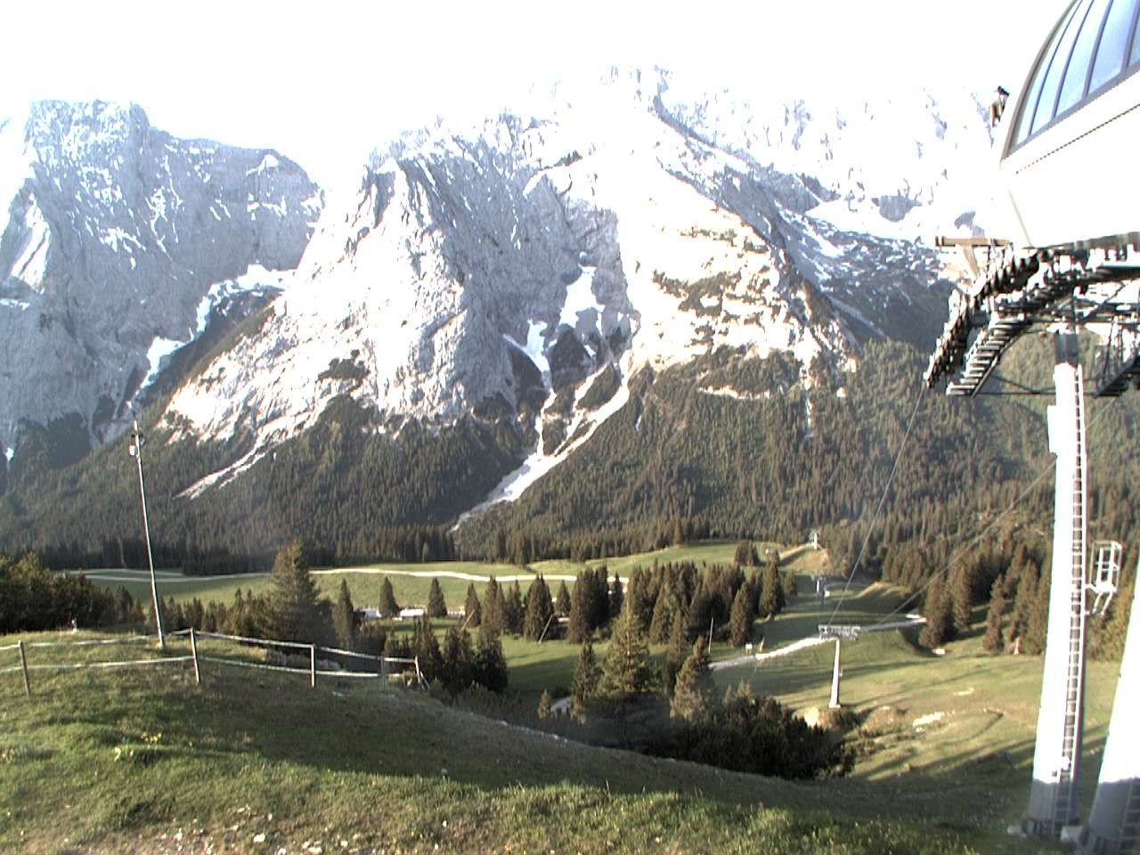 Archived image Webcam mountain station chairlift "Gaistal", "Ehrwalder Alm"