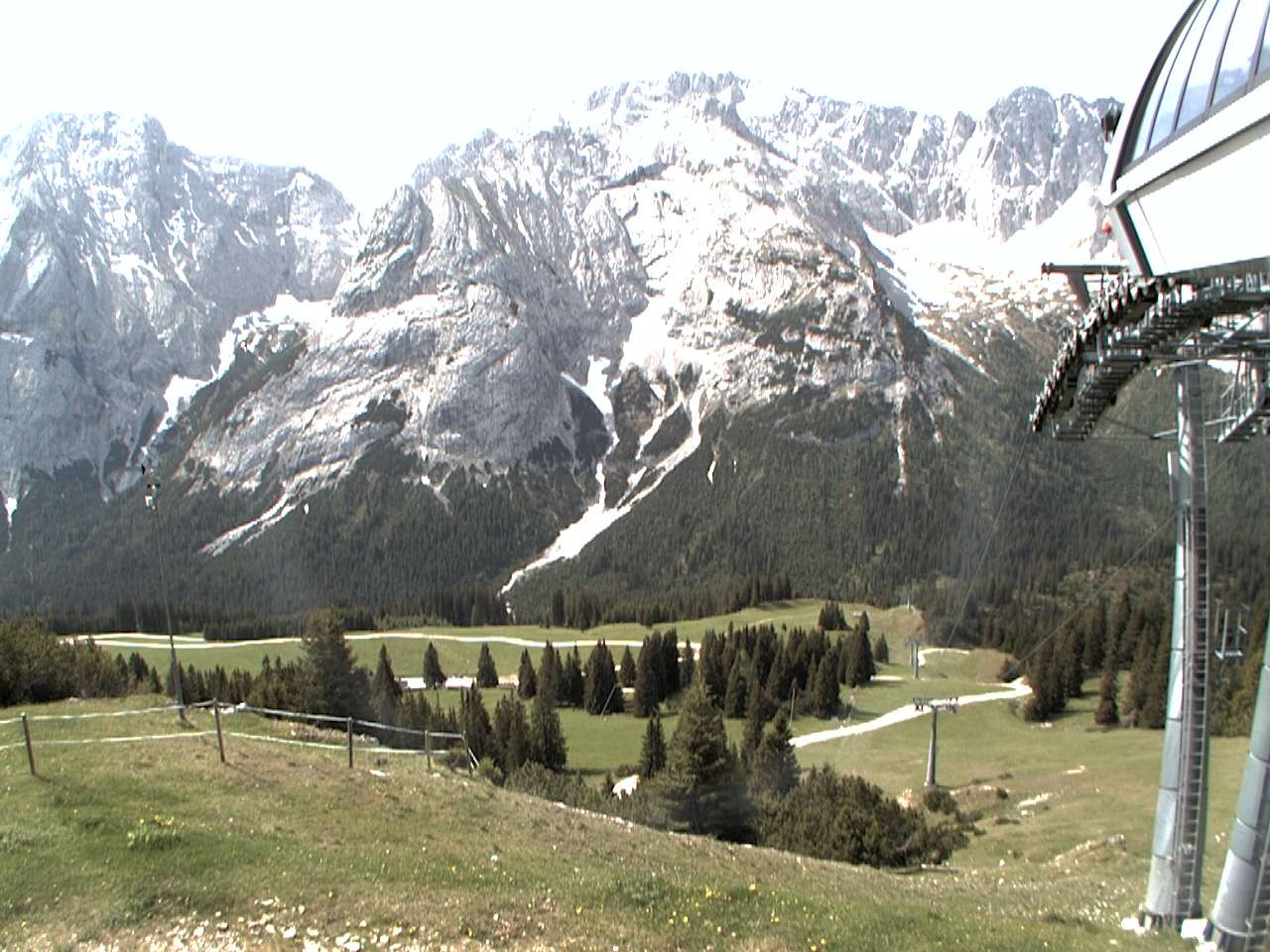 Archived image Webcam mountain station chairlift "Gaistal", "Ehrwalder Alm"