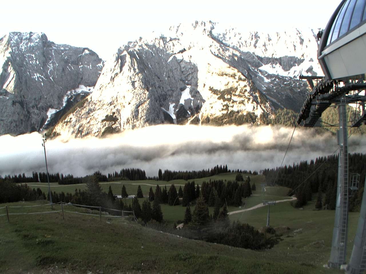 Archived image Webcam mountain station chairlift "Gaistal", "Ehrwalder Alm"