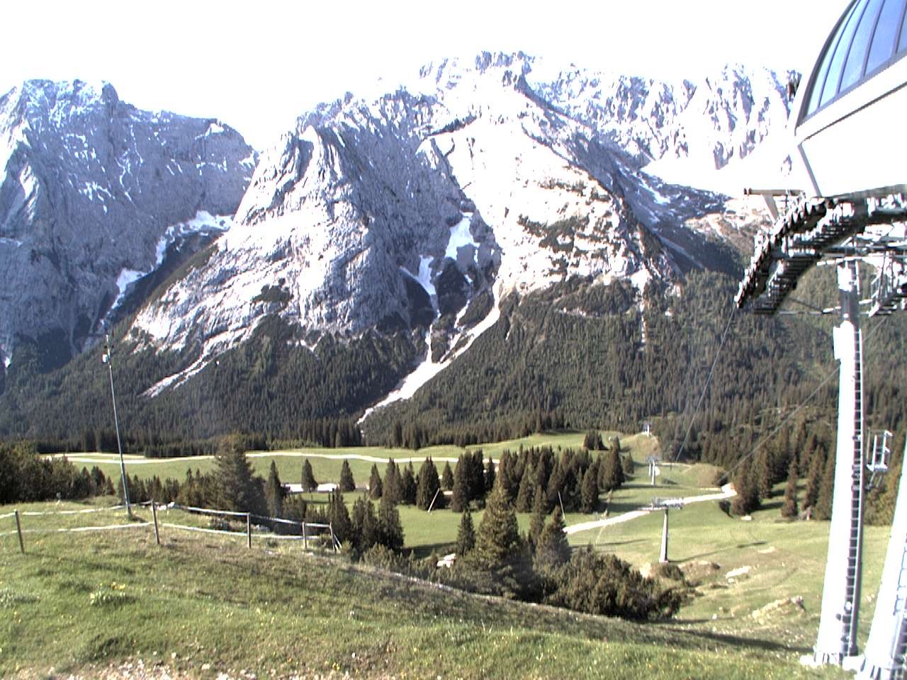 Archived image Webcam mountain station chairlift "Gaistal", "Ehrwalder Alm"