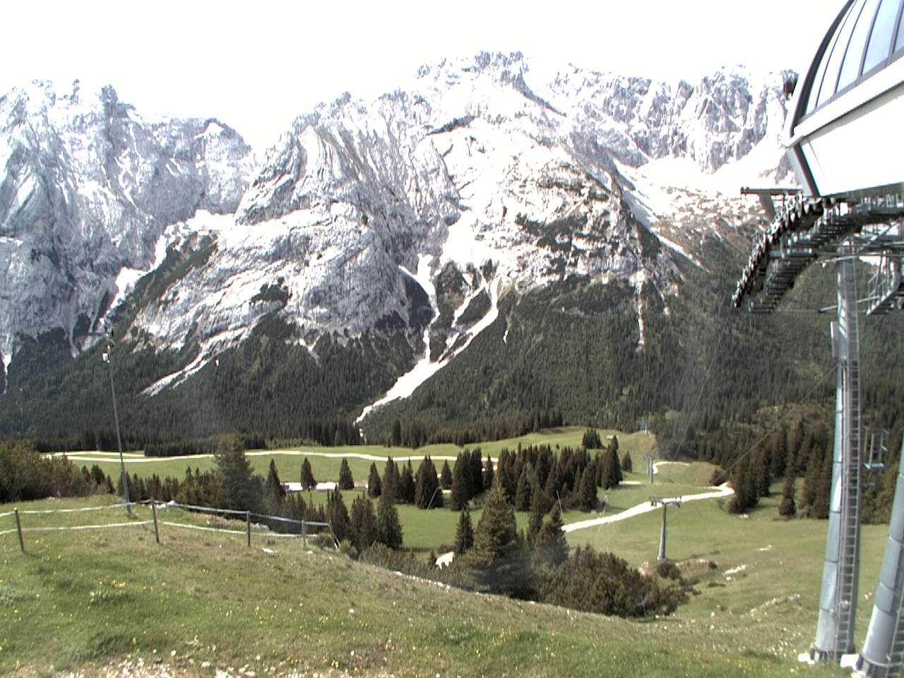 Archived image Webcam mountain station chairlift "Gaistal", "Ehrwalder Alm"