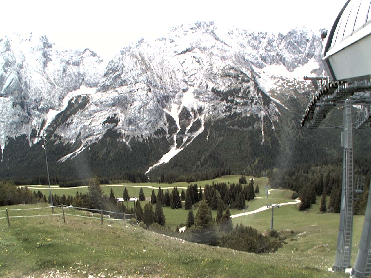 Archived image Webcam mountain station chairlift "Gaistal", "Ehrwalder Alm"