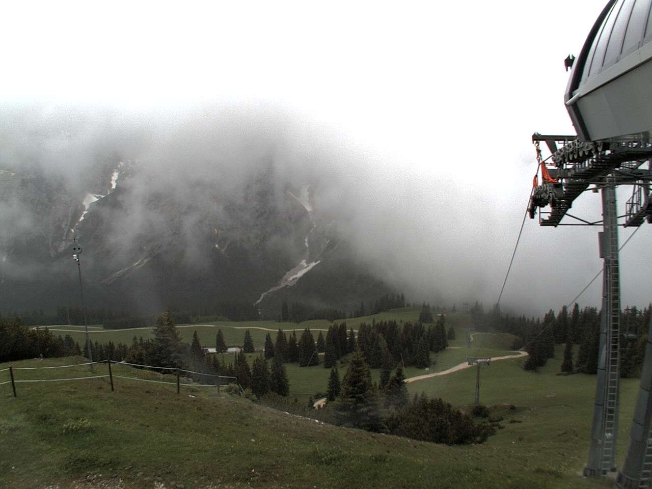Archived image Webcam mountain station chairlift "Gaistal", "Ehrwalder Alm"