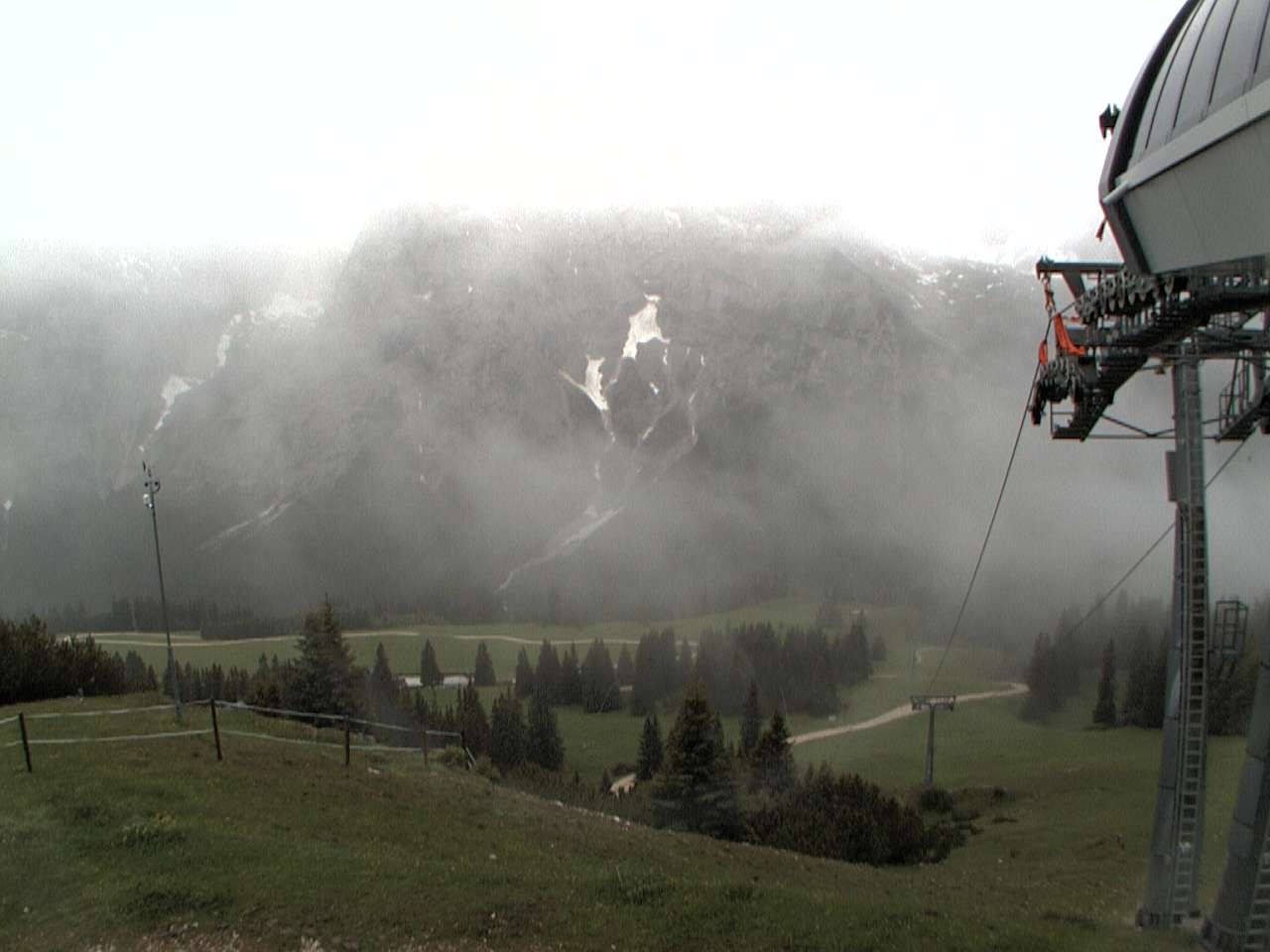Archived image Webcam mountain station chairlift "Gaistal", "Ehrwalder Alm"